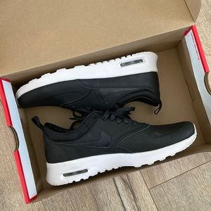 Women’s Nike Air Max Thea (Brand New)